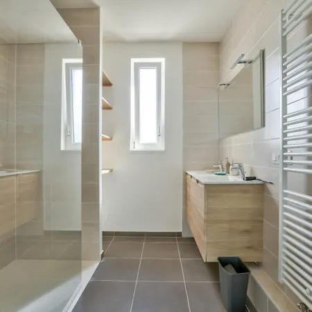 Stunning 2br Flat With Terrace And Private Parking