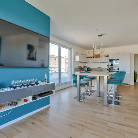 Stunning 2br Flat With Terrace And Private Parking דירה