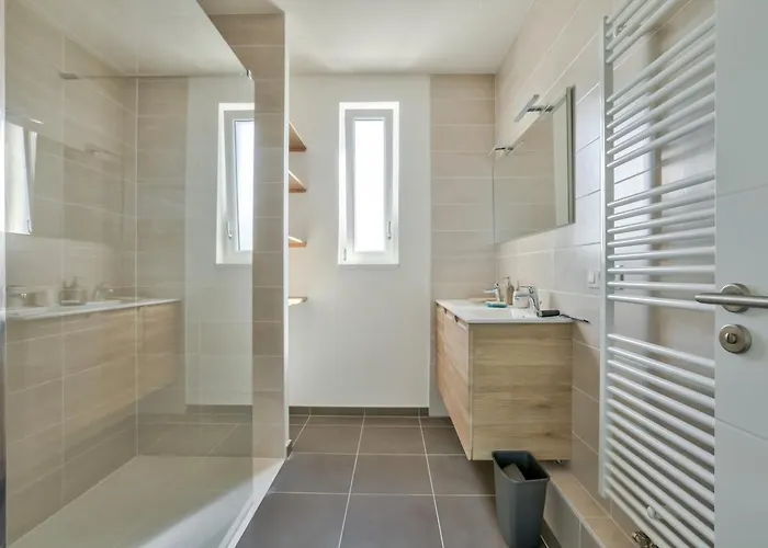 Stunning 2br Flat With Terrace And Private Parking