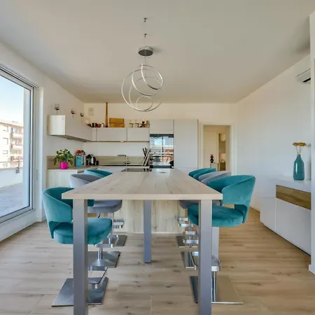 Stunning 2br Flat With Terrace And Private Parking Appartamento